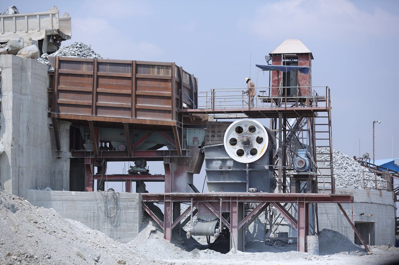 limestone crushing plant 250 t/h in Laos